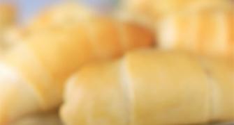 Recipe: How to make spicy cheesy pinwheel bread rolls