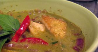 Recipe: Tofu in Thai Basil Curry