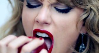 Taylor Swift takes a bite out of Apple