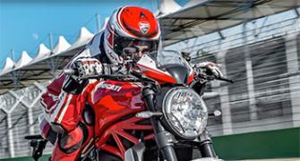 2016 Ducati Monster 1200 R: From 0 to 100 in 3.2 seconds