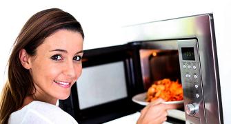 Why heating food in microwave is bad for your health