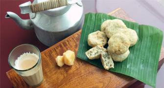 Recipe: Chilli Bhajji, Podi Idli
