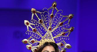 Shriya Saran is the queen in power!