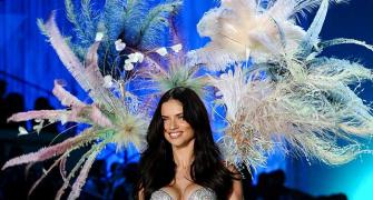PIX: 10 oomphalicious models to wear the Fantasy Bra