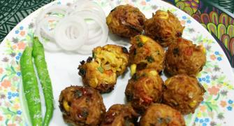 Party appetisers: Maggi Pakoda, Basket Pizza and more
