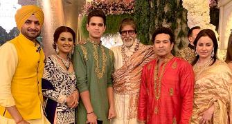 Sachin, Yuvi, Bhajji bond at Isha Ambani's wedding