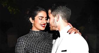 Awww! Priyanka Chopra and Nick Jonas look so in love