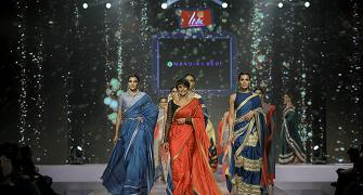 Stunning pix: Mandira wows in a sari