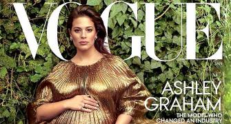 Hello gorgeous! Ashley Graham is a goddess in gold