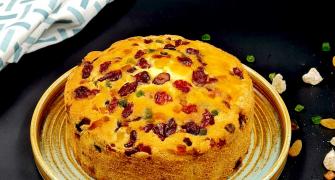 X'mas Recipes: Fruity Cake, Sweet Buns