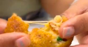 Recipe: Spicy Cheese Bacon Poppers