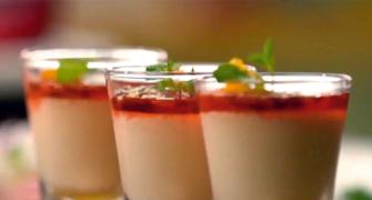 Recipe: Strawberry Baked Yoghurt Pudding