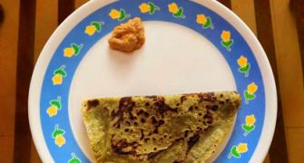 Recipe: Palak Paratha and Kairi Chutney
