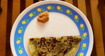 Recipe: Palak Paratha and Kairi Chutney