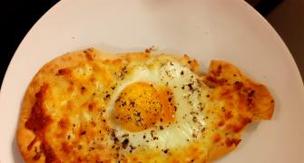 Recipe: Nadisha's Egg Naan