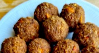 Recipe: Sahana's Homemade Ragi Laddoos