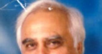 IIT-govt stand off resolved: Sibal