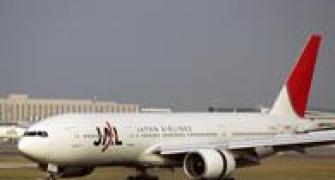 Japan Airlines to slash 6,800 jobs