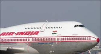 Air India slashes officers' incentive pay by 50%