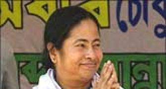 Mamata seeks probe into jobs-for-land scam
