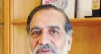 I-T dept moves SC against Kiran Karnik