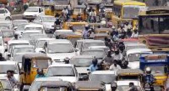 1 in 4 workers in India commute over 90 mins daily