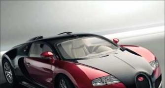 Bugatti Veyron is world's fastest car at 268 m/hr