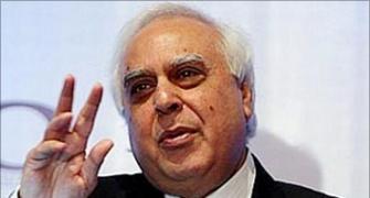 Sibal ready to address objections raised by IITs