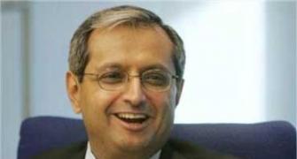 Citi's Pandit gets $15 million package for 2011