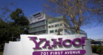 Yahoo mulls offloading stake in Japan unit