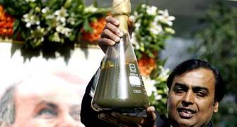 RIL net drops 5.7% to Rs 5,376 crore