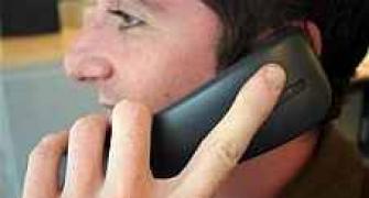 India's telephone subscriber base reaches 965 mn in June