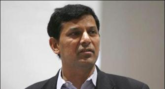 Rajan criticises banks, nudges them to cut lending rates
