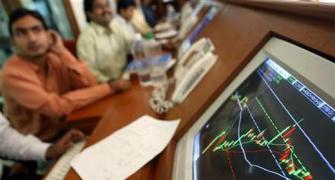 Sensex pegs morning's free fall, ends day 339 points lower