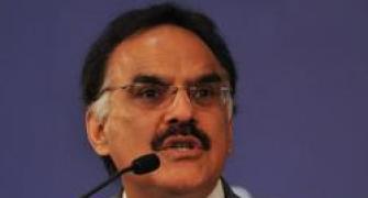 Confident of meeting FY13 disinvestment target: Secy