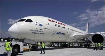 Boeing asks AI not to fly Dreamliners near thunderstorms