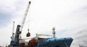 B'desh permits India limited transhipment via its port