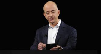 What books do Jeff Bezos, Tim Cook read?