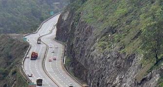 Govt to fast track expressway projects