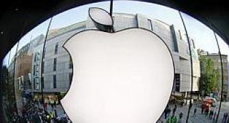 Einhorn sues Apple, marks biggest investor challenge