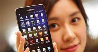 Samsung to unveil its next Galaxy SIV on Apple's turf