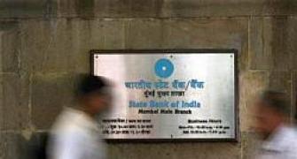 State Bank of India cuts base rate by 5 basis points