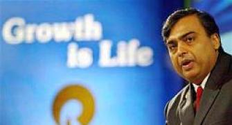 RIL to use cash pile to repay loans, expand capacity