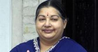 Jayalalithaa protests nod to raise natural gas price