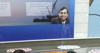 Reliance Q3 net flat at Rs 5,511 crore