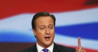 UK keen to invest in Bengal, Cameron invites Mamata to London