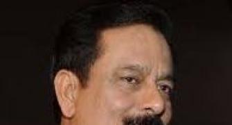 SC allows Subrata Roy to use conference room in Tihar