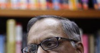 Infosys to give 5-7% salary hikes in FY15