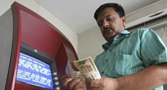 Banks want to reduce free ATM withdrawals; RBI reviews proposal
