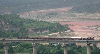 Ex-Railway Ministers slam Rail budget, call it 'pro-rich'